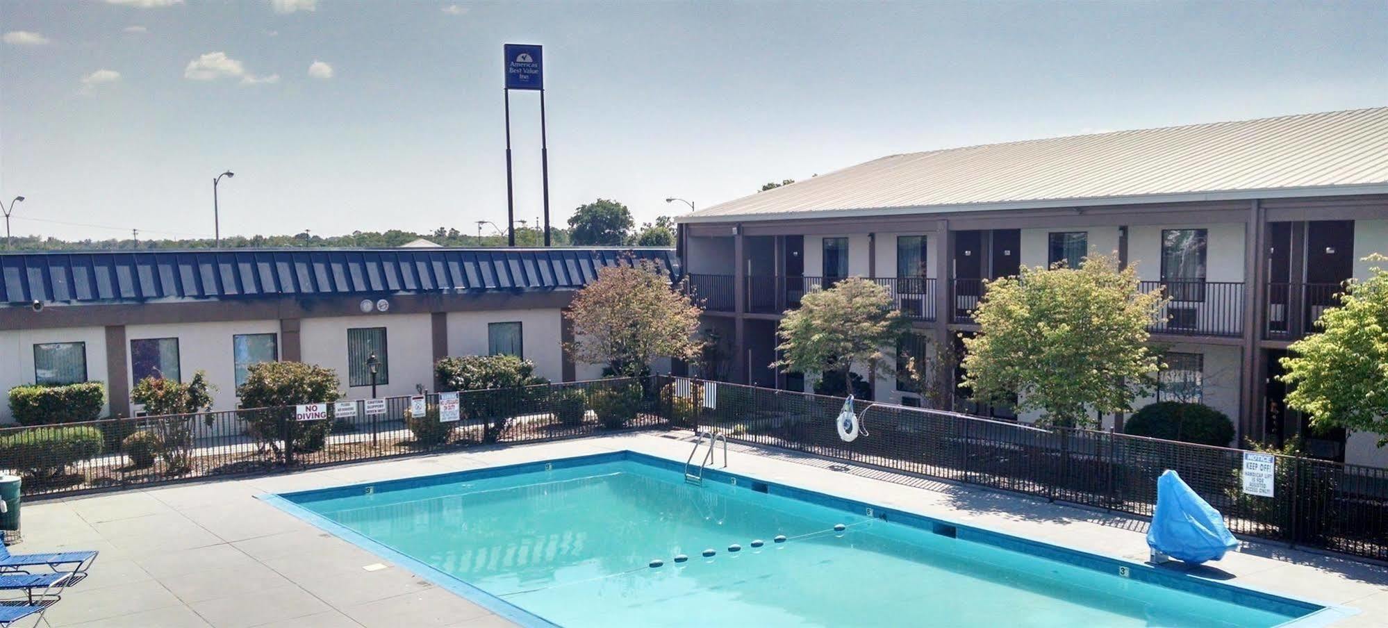 Shelbyville Inn - Shelbyville, Tn 37160 Buitenkant foto