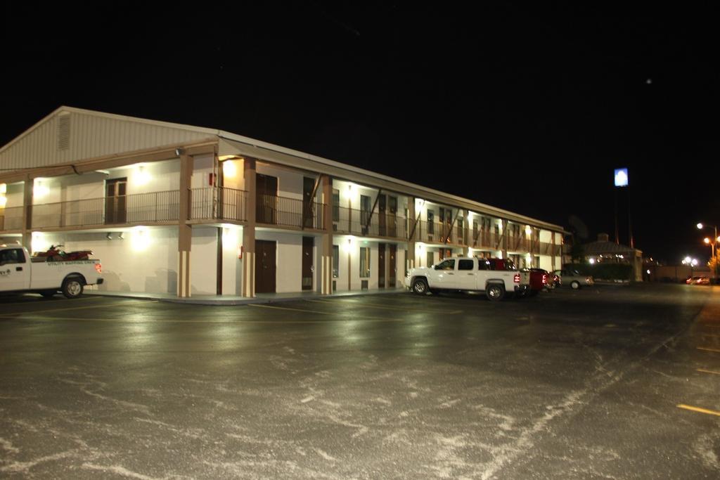 Shelbyville Inn - Shelbyville, Tn 37160 Buitenkant foto