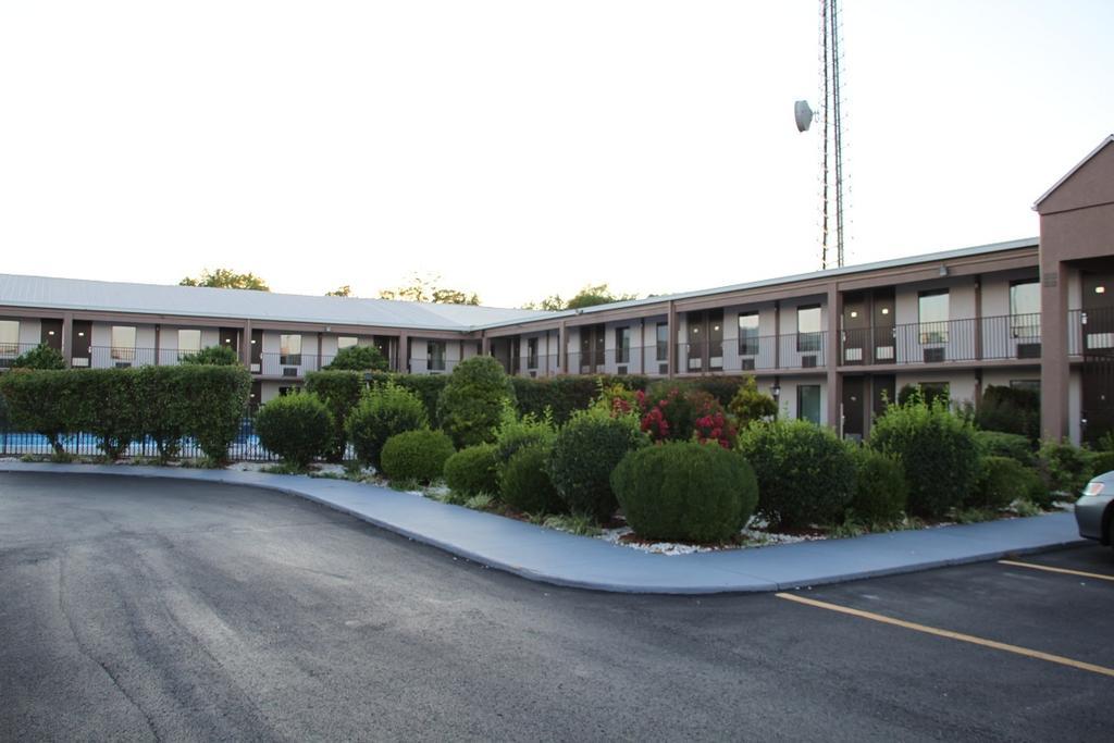Shelbyville Inn - Shelbyville, Tn 37160 Buitenkant foto