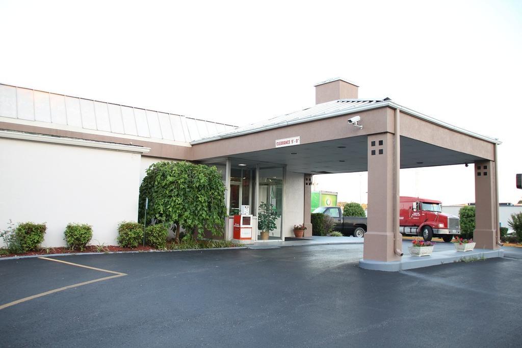 Shelbyville Inn - Shelbyville, Tn 37160 Buitenkant foto